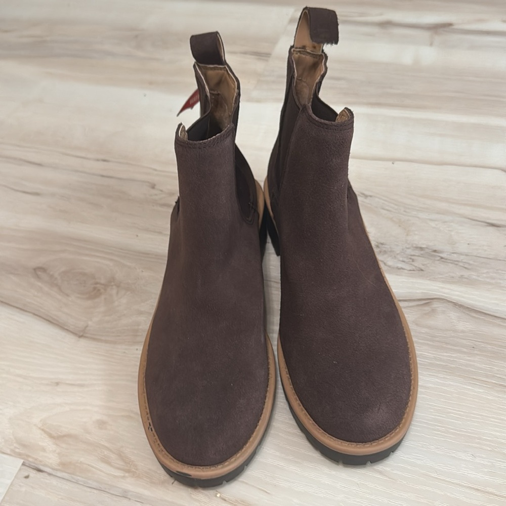 Blondo Mayes Waterproof Chelsea Boot - Picture 8 of 8